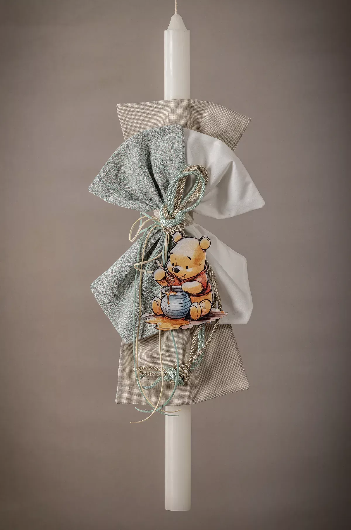 Θεματική Λαμπάδα Βάπτισης Winnie the Pooh με Sage & Beige Υφάσματα | Custom Made - 1737