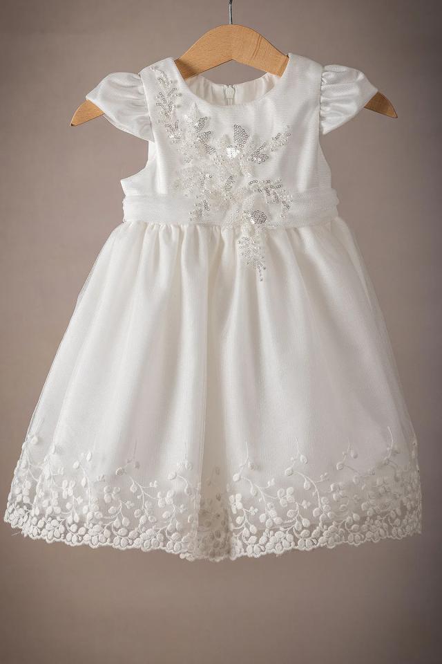 Απαλό εκρού Φορεματάκι Βάπτισης με Κεντητό Μπούστο και Τούλι