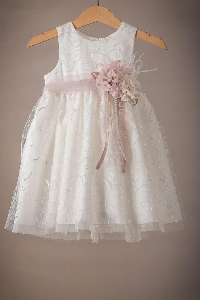 Απαλό εκρού Φορεματάκι Βάπτισης με κεντητά Λουλούδια